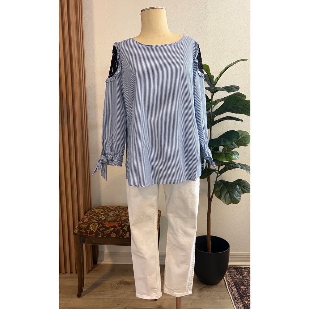 Valerie Stevens Women’s Large Blue White Striped Cold Shoulder Lace Blouse